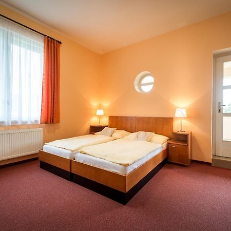Hotel Skanzen Depandance Велеград Экстерьер фото