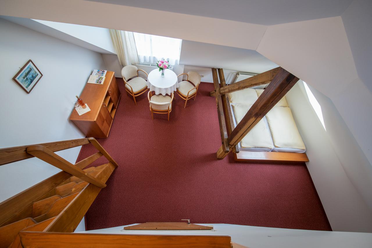 Hotel Skanzen Depandance Велеград Экстерьер фото